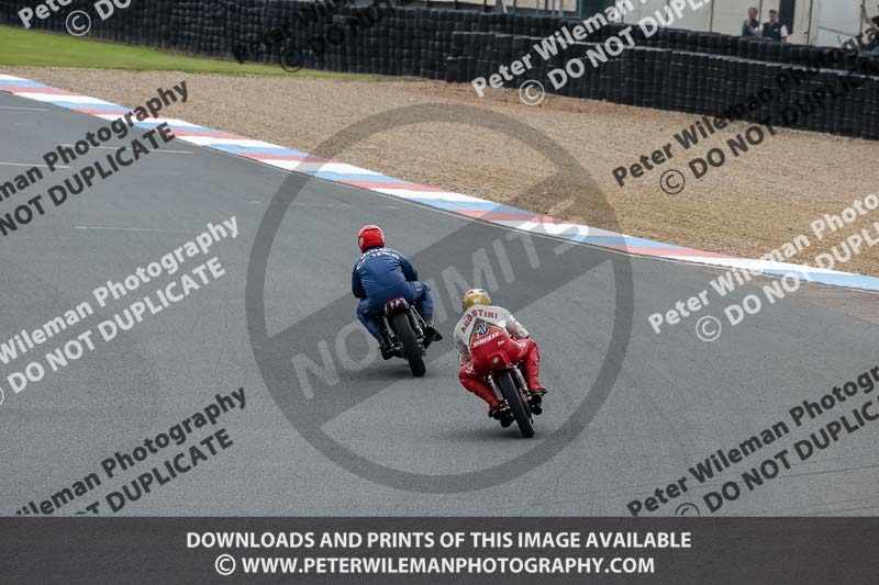 Vintage motorcycle club;eventdigitalimages;mallory park;mallory park trackday photographs;no limits trackdays;peter wileman photography;trackday digital images;trackday photos;vmcc festival 1000 bikes photographs